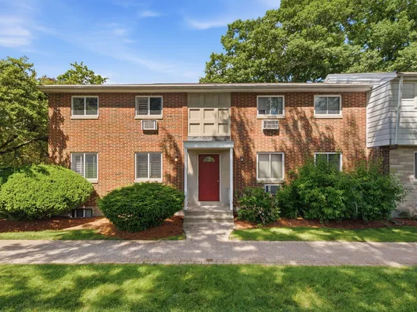 18 Wilson Dr #18, Framingham, MA 01702