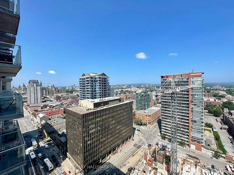 242 Rideau St #2105 — Photo 9
