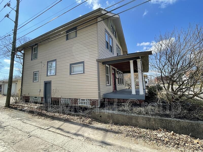 1st image of E 42nd St #811