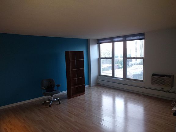 5th image of 5401 S Hyde Park Blvd APT 1106