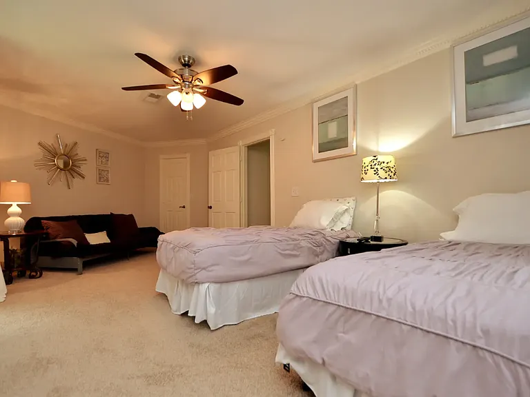 16610 Gull Ct — Photo 10