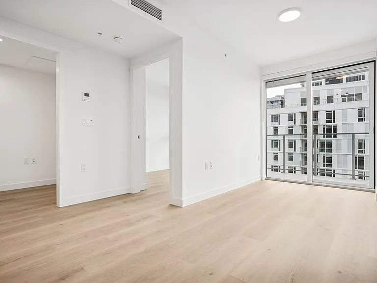 5670 Cambie St — Photo 113