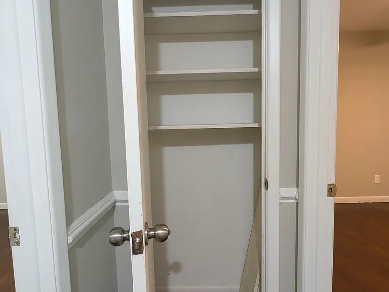 10574 Dorchester Rd — Photo 22