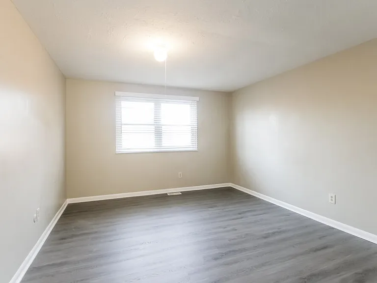 8931 Squire Ct — Photo 15