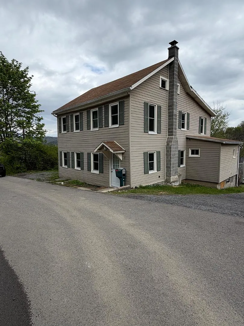 Property Photo - 322 S Chestnut St