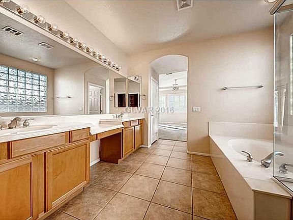 4th image of 10899 Bramante Dr