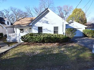 1102 Lincoln Ave, Fox River Grove, IL 60021