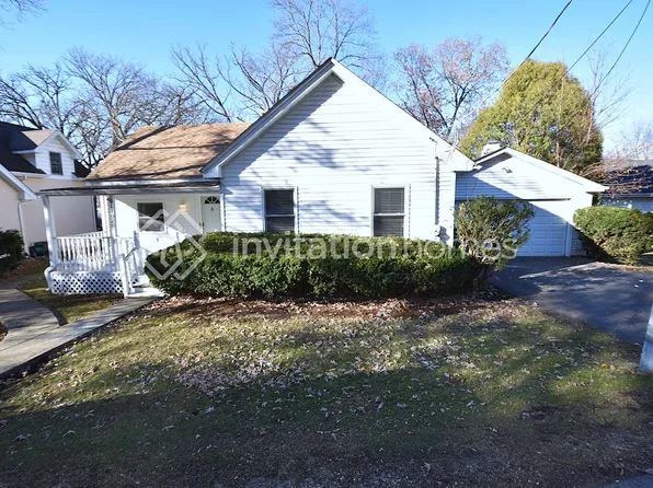 1102 Lincoln Ave, Fox River Grove, IL 60021