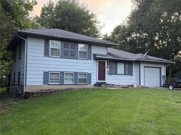 8310 E 91st St, Kansas City, MO 64138