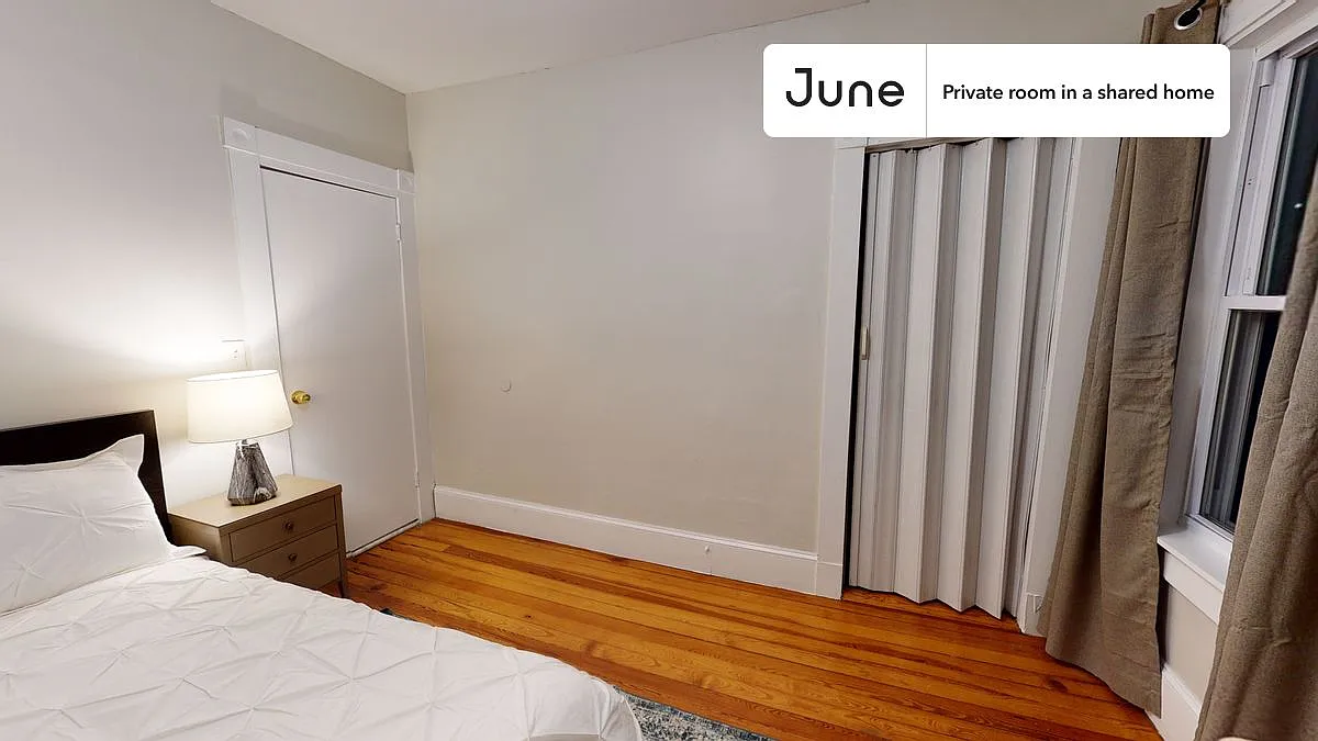 Full bedroom in 3 bed/1 bath home in Somerville #816 C — Photo 4