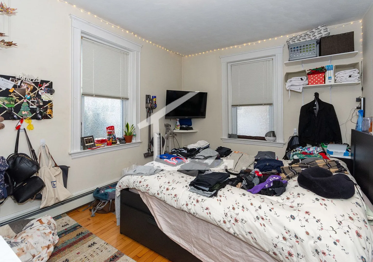 Beautiful 3 bd in Brookline — Photo 3