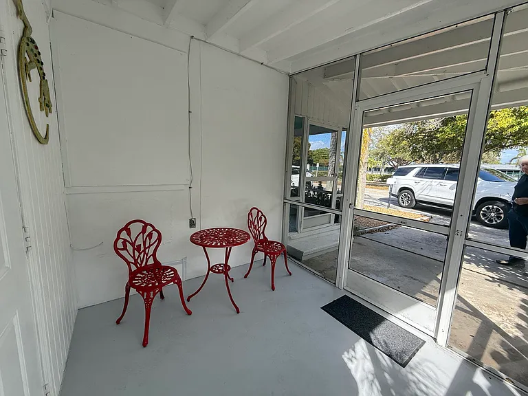 605 E Coast Ave #2 — Photo 2