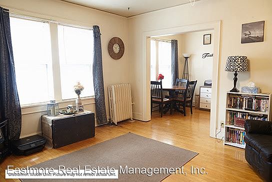 3rd image of 2636 N Oakland Ave APT 34