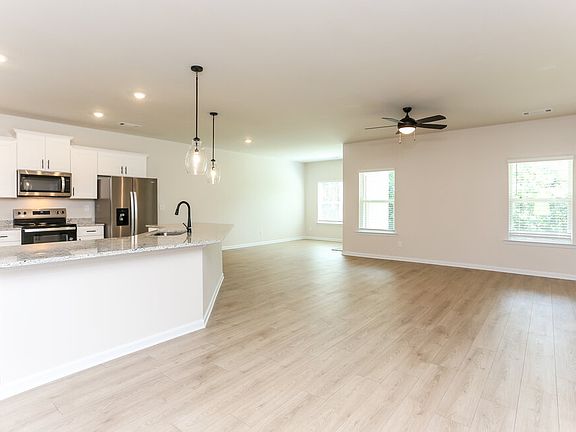 4th image of 135 Egret Ct