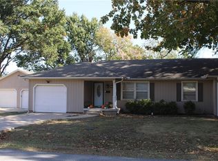 104 N Crawford St, Frontenac, KS 66763