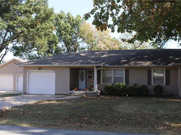 104 N Crawford St, Frontenac, KS 66763