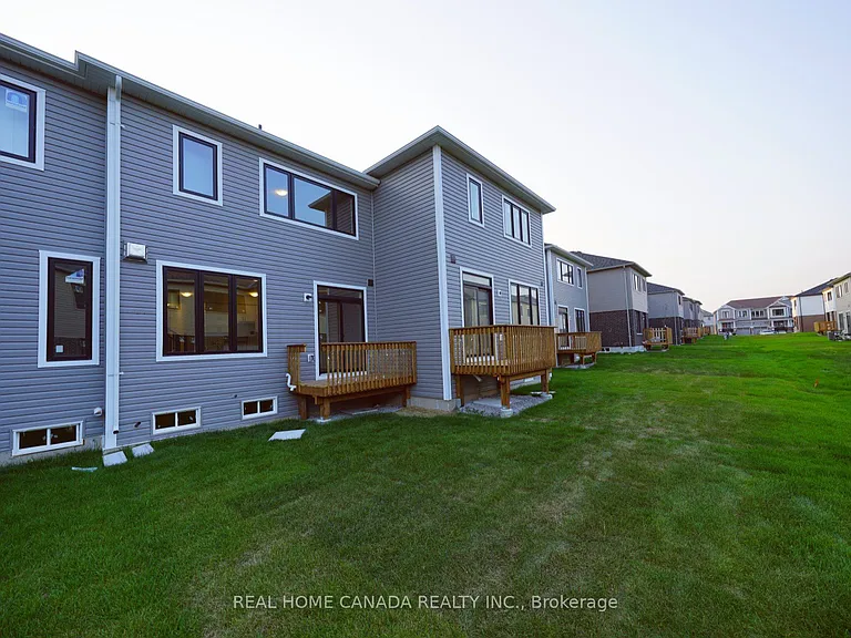 24 Durham Ave — Photo 20