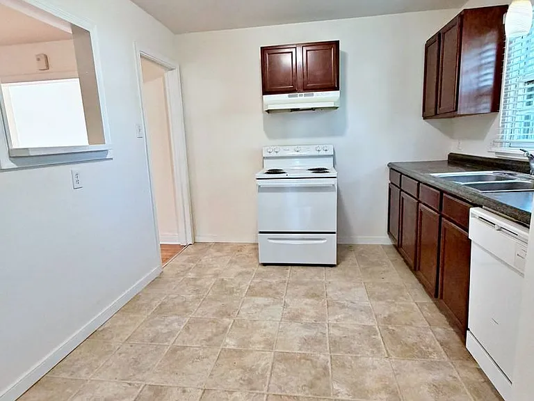 4838 Stanley Dr — Photo 16