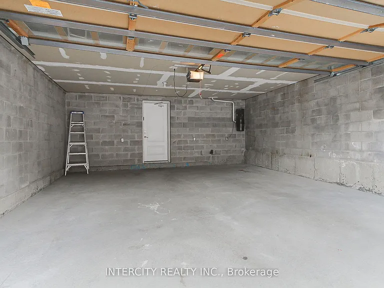 7 Adaskin Ave — Photo 45