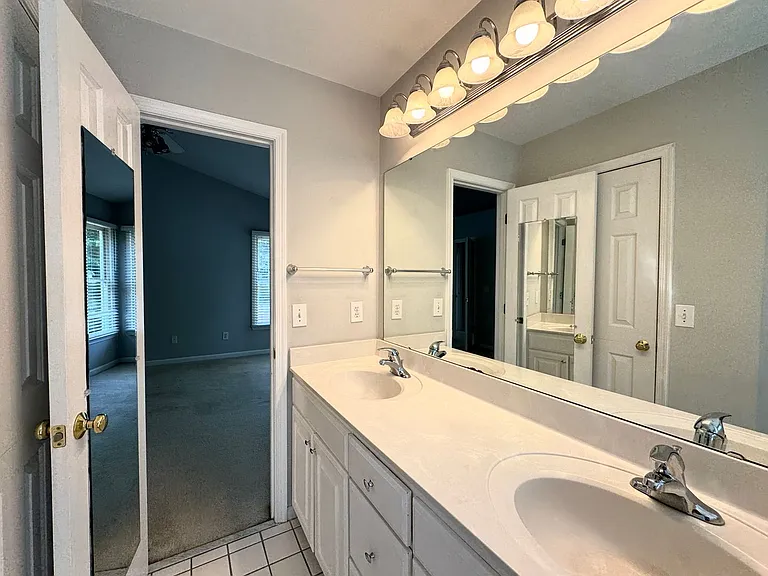 5208 Autumn Woods Dr — Photo 18