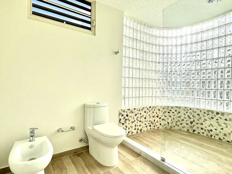 100 Marginal Martinez Nadal Granada Park #9G — Photo 9