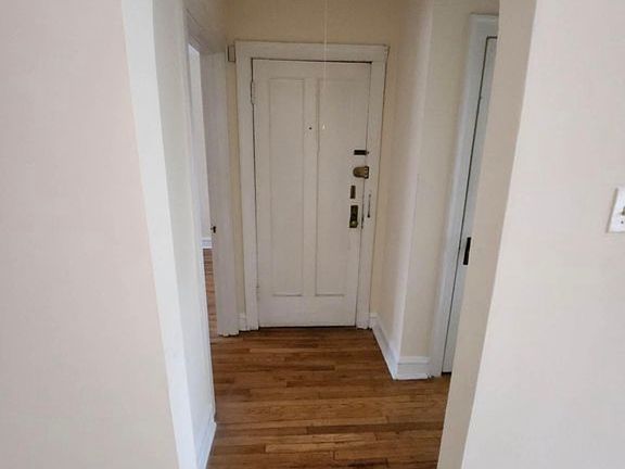 3rd image of 3007 N Francisco Ave #3