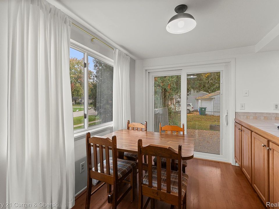 4580 Chadsworth St, photo 16