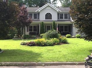 19 Sherwood Trl, Saratoga Springs, NY 12866