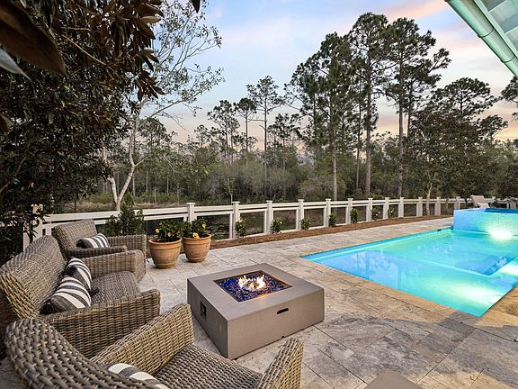 3rd image of 20 Pine Lily Cir