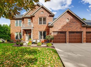 120 Rieser Cir, Naperville, IL 60565