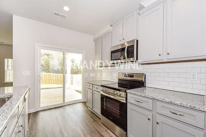 580 Glenmanor Dr — Photo 13
