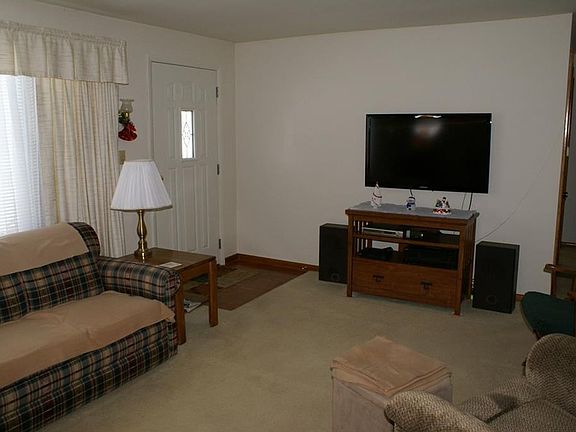 2nd image of 706 S Broadway St
