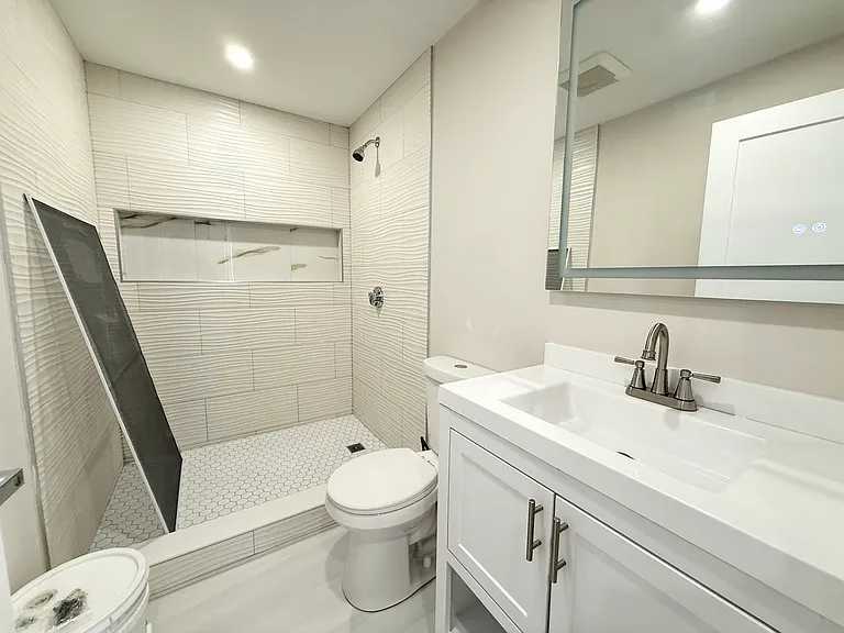 10 Cawfield St #1R — Photo 8