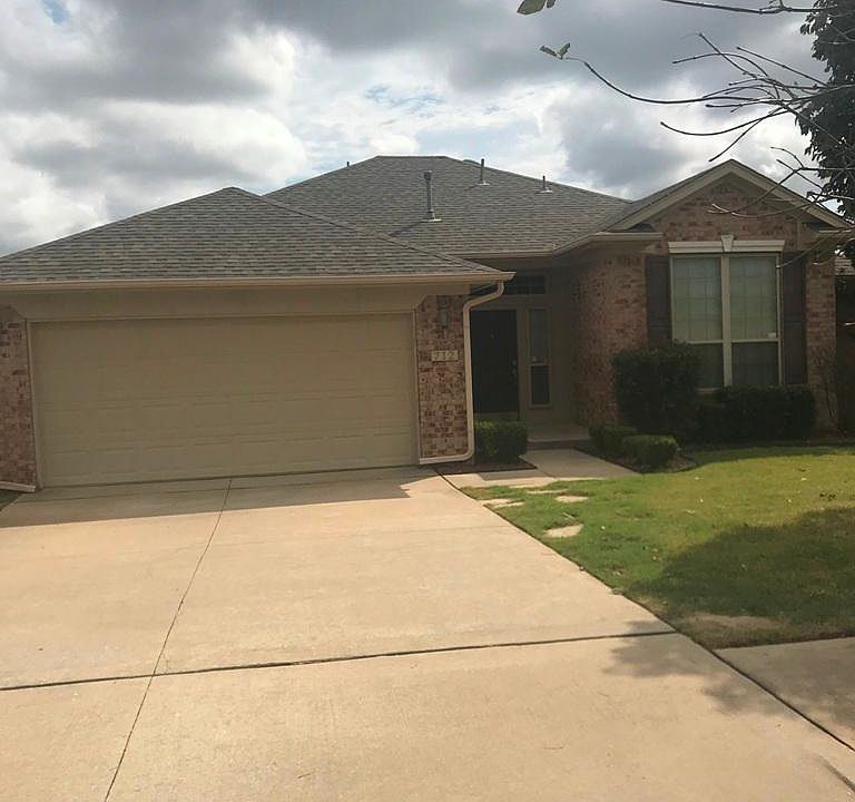1st image of 712 Ashwood Ln