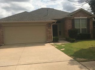 712 Ashwood Ln, Moore, OK 73160