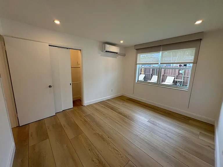 1032 NE 16th Ter — Photo 26