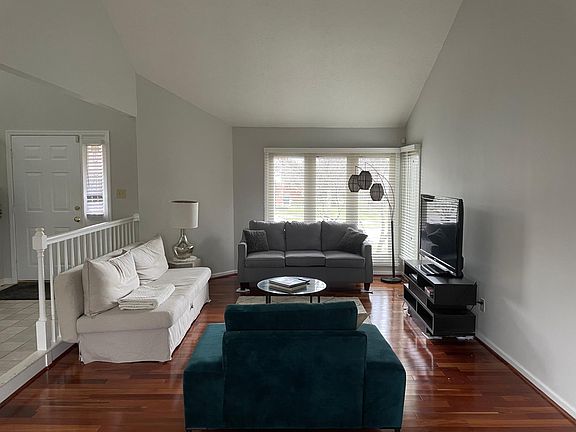 2nd image of 3292 Squire Oak Dr