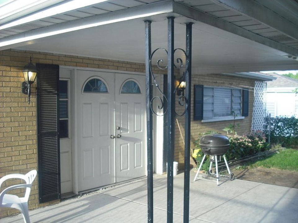 2nd image of 6902 W Diversey Ave