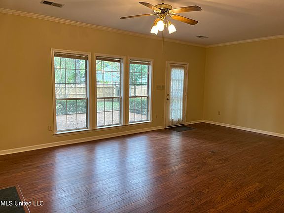 5th image of 5830 Southridge Dr
