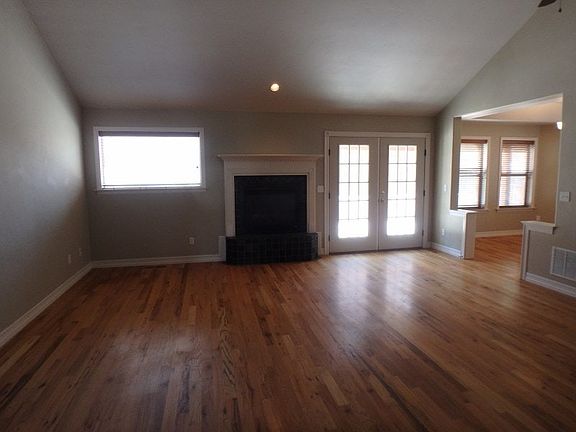 4th image of 364 Belden Ct