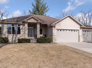 12450 Overlook Ct, Minnetonka, MN 55343