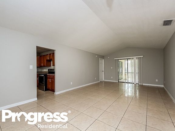 4th image of 4876 Jamaica Ln