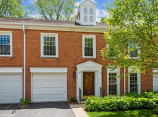 719 Lexington Ct, Northbrook, IL 60062