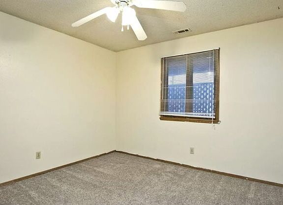 2nd image of 407 S 7th St #407