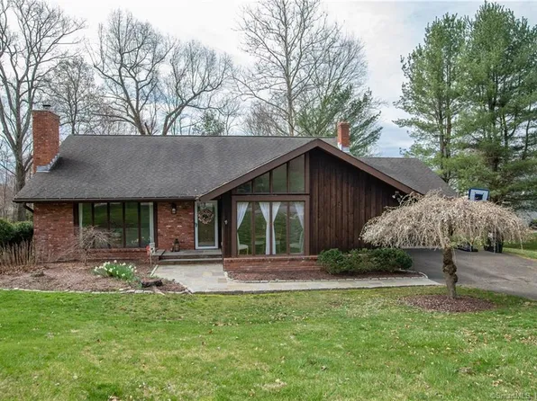 43 Redwood Drive, Bethel, CT 06801