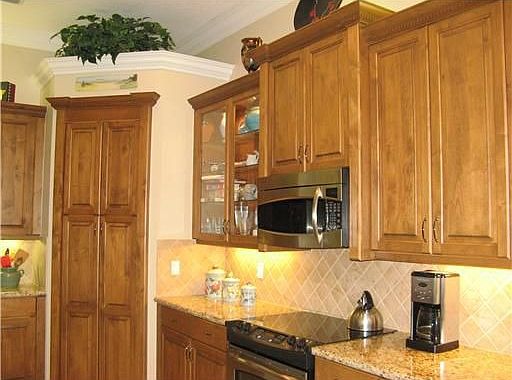 3rd image of 10928 Deer Park Ln