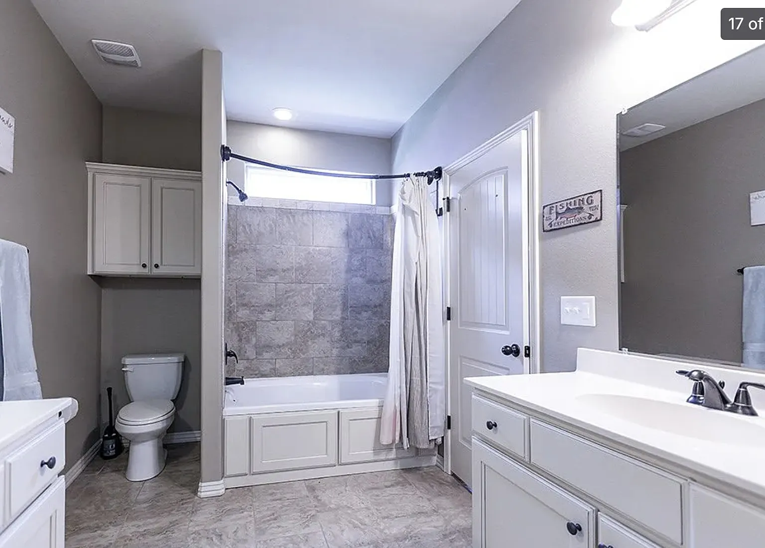 4 bed, 3.5 bath, 2011 sqft, $2,400 — Photo 4