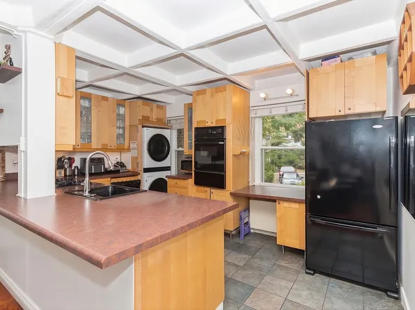 144-76 Village Rd APT 77C, Jamaica, NY 11435