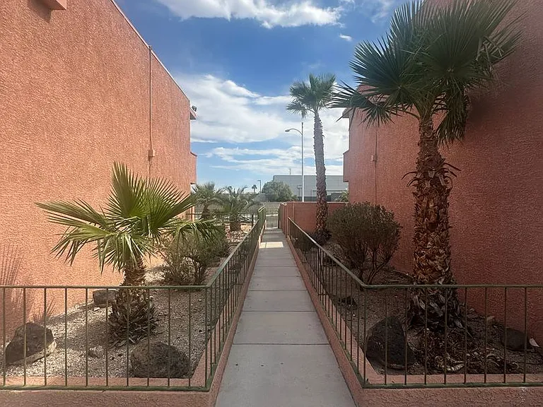 6316 Casada Way — Photo 3