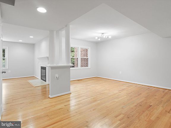4th image of 1129 Moorefield Hill Ct SW
